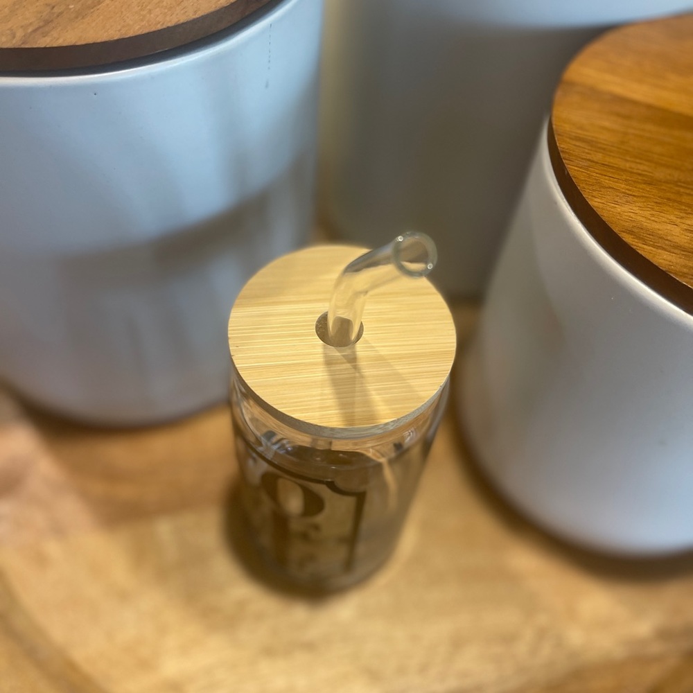 Coffee mom life Logo Can Glass Cup with Bamboo Lid + Straw - Picture 3 of 6